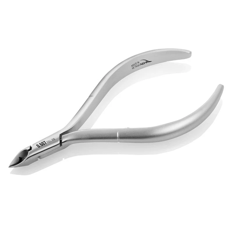 nail repair with layer-rich polish-Nghia - Cuticle Nipper - #D507